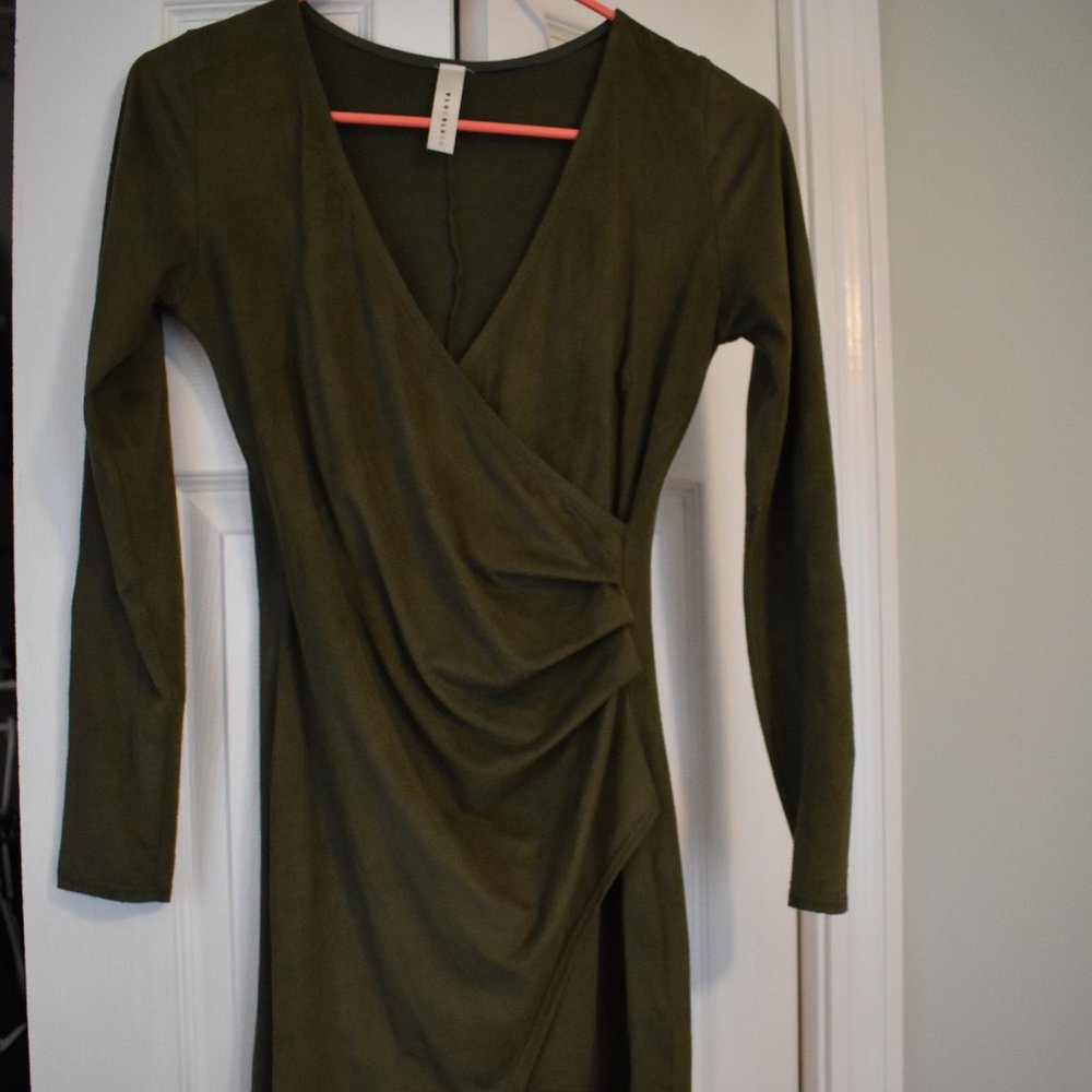 Dress - Picture 1 of 2